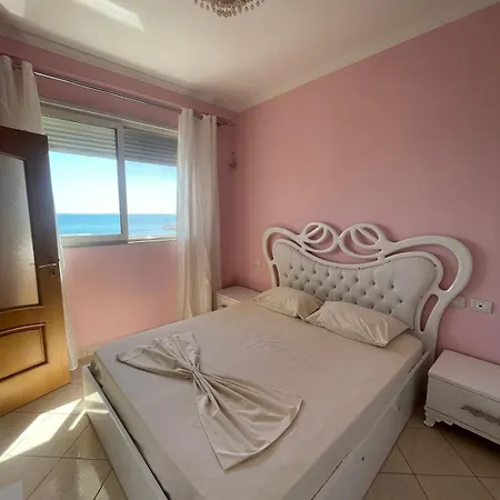 Front Sea View 2 Bedroom Area *